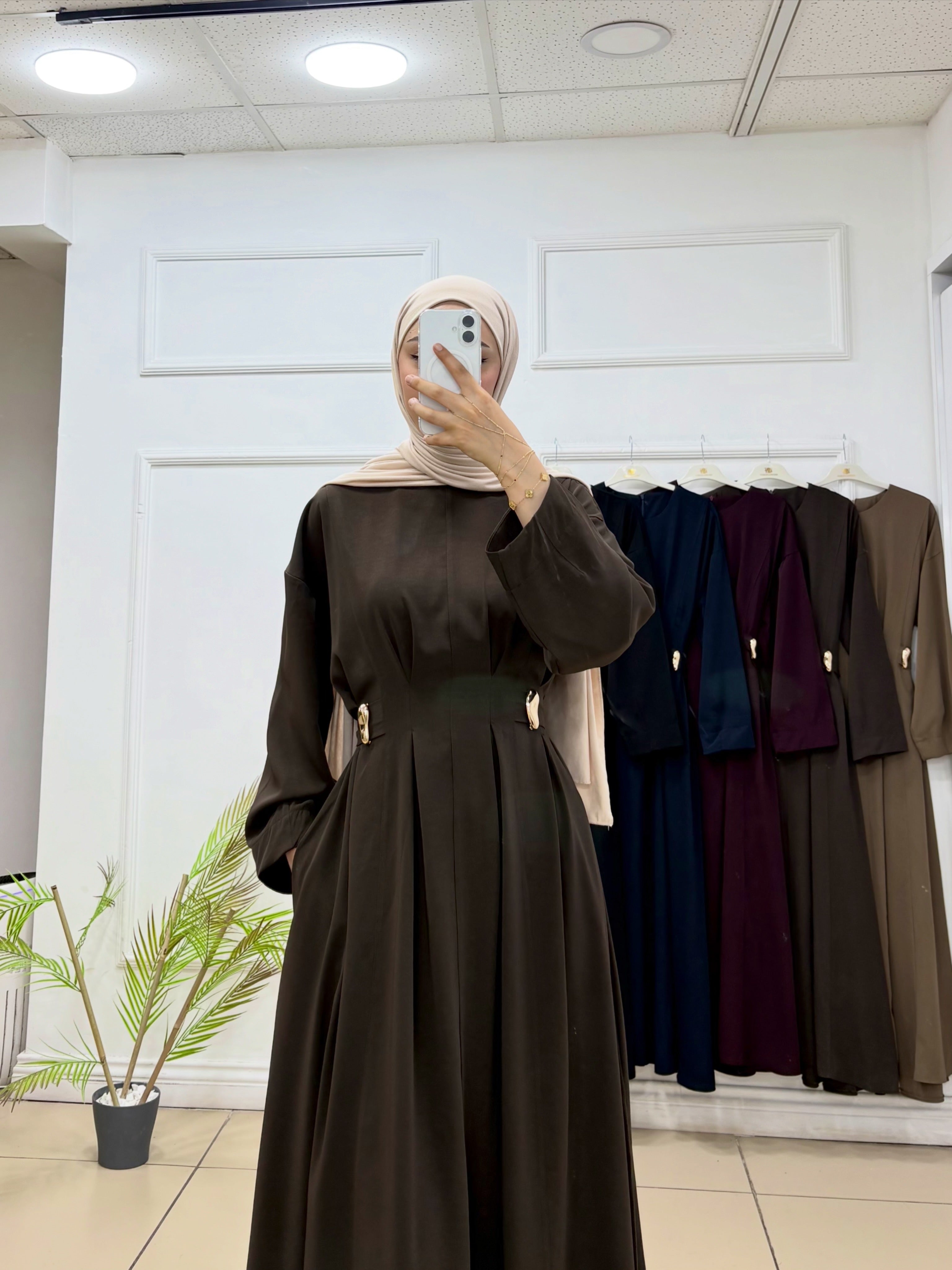 Belden Oturtmalı Kemerli Elbise