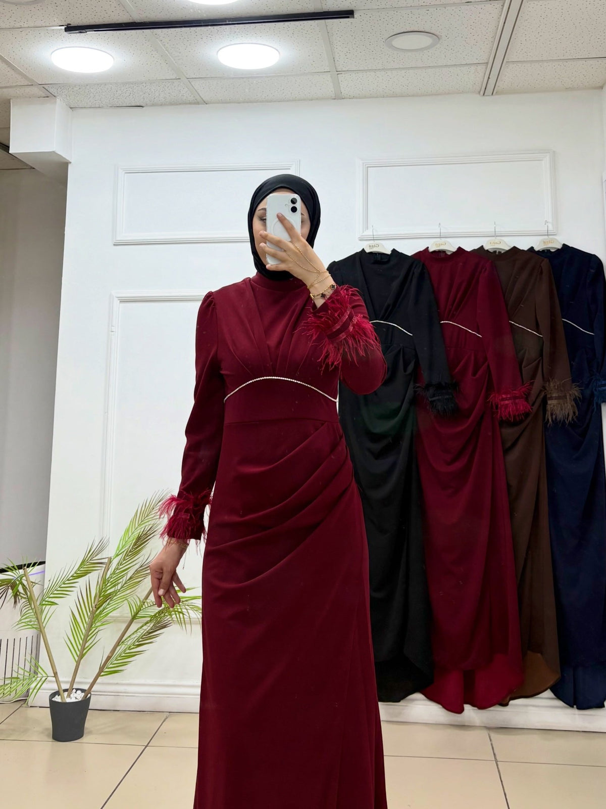 Taş Detaylı Püsküllü Kalem Abiye - Cadde Butik