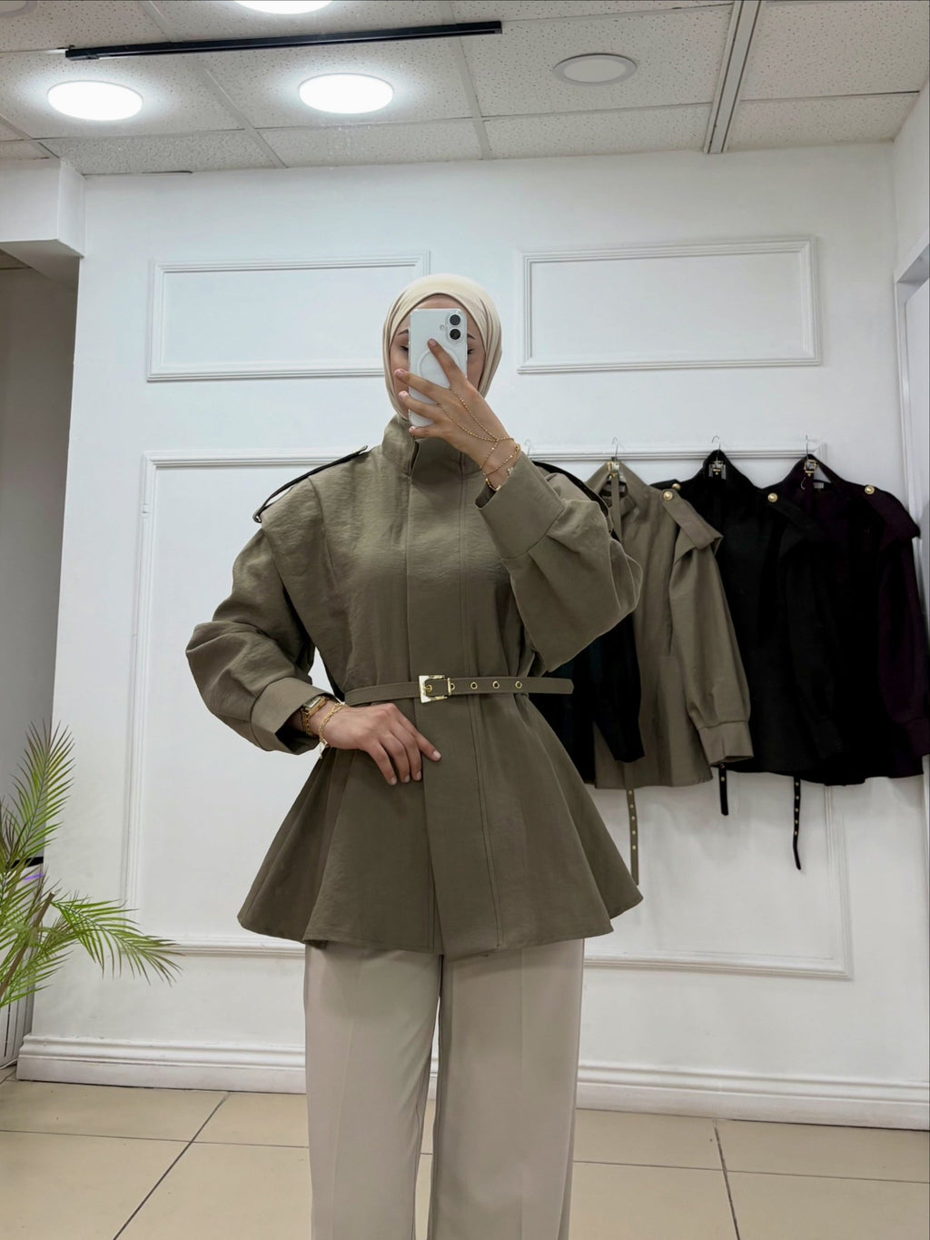 Paraşüt Kumaş Kısa İnce Kemerli Trenç - Cadde Butik