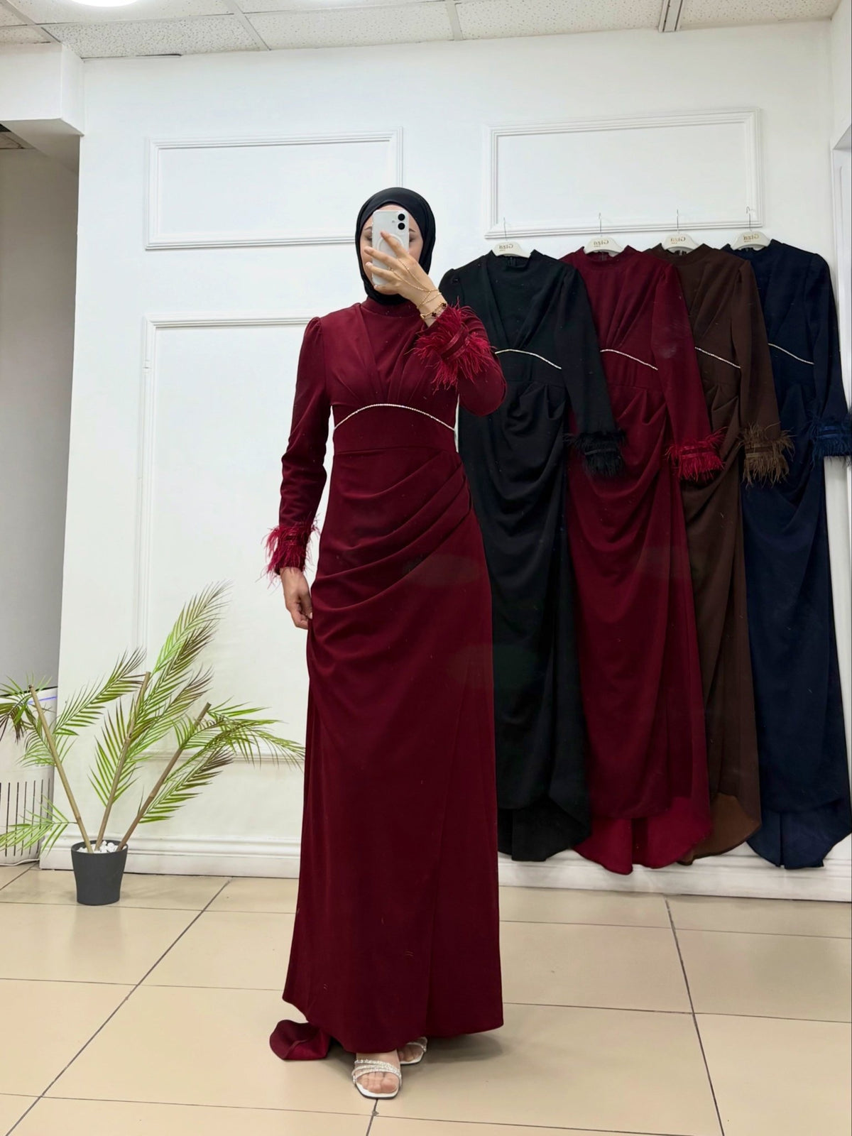 Taş Detaylı Püsküllü Kalem Abiye - Cadde Butik